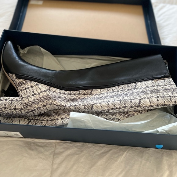 Cole Haan Gorgeous Genuine leather boots - Picture 10 of 10